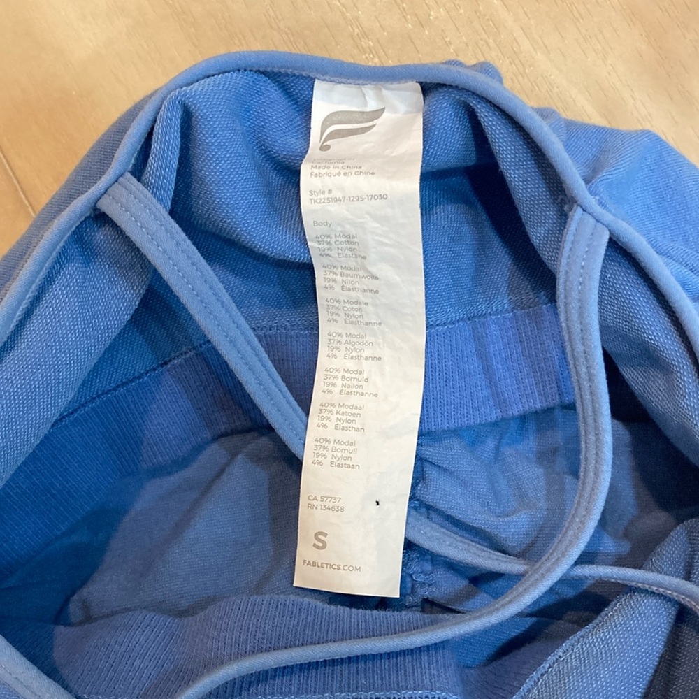 Anya Fabletics ruched set - Picture 12 of 14